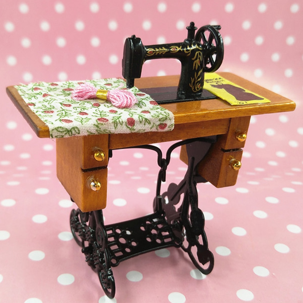 Vintage Fashion Houses - Mobili per Casa delle Bambole, Macchina