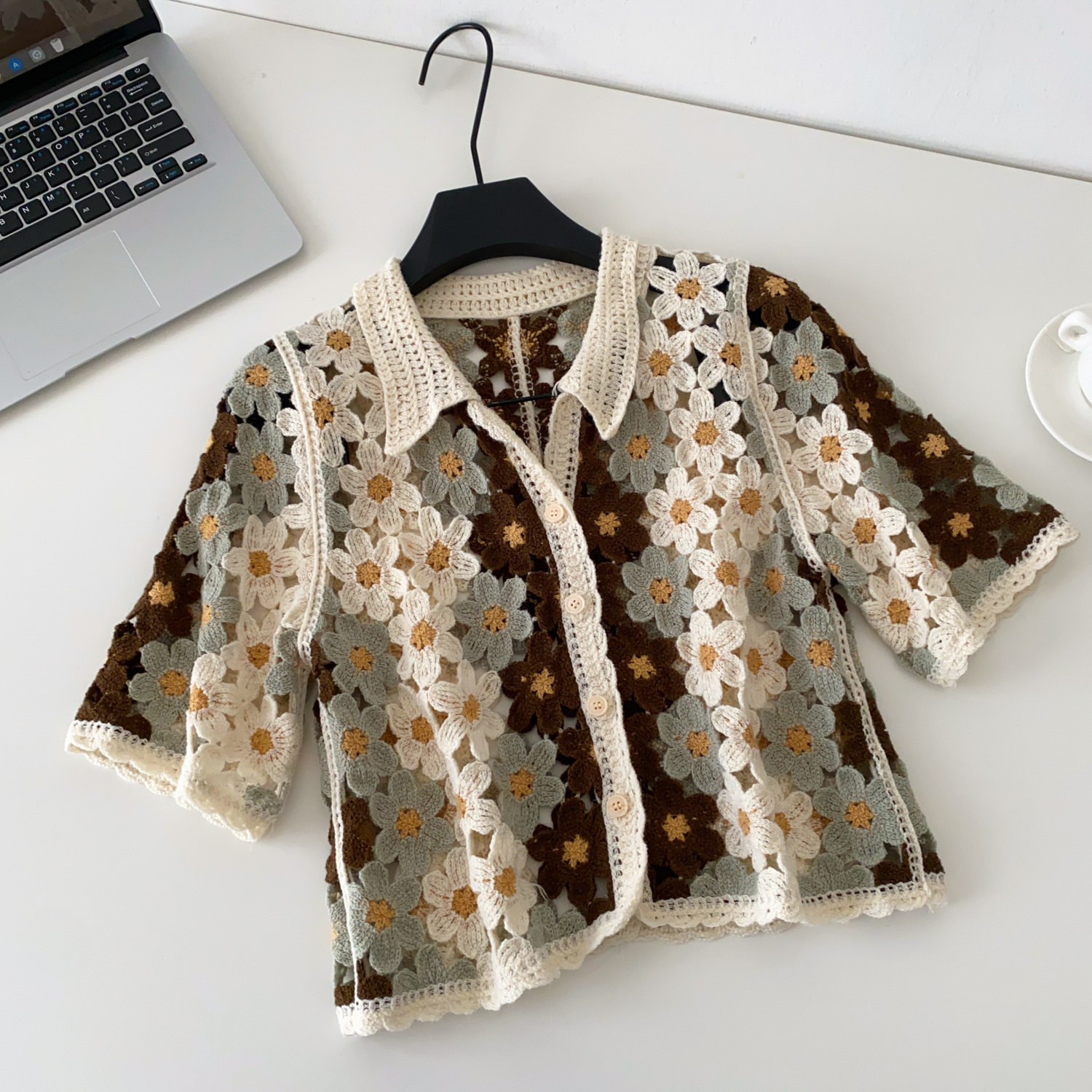 Cardigan Floreale all'Uncinett - Crochet Top Boho recensione e prezzo