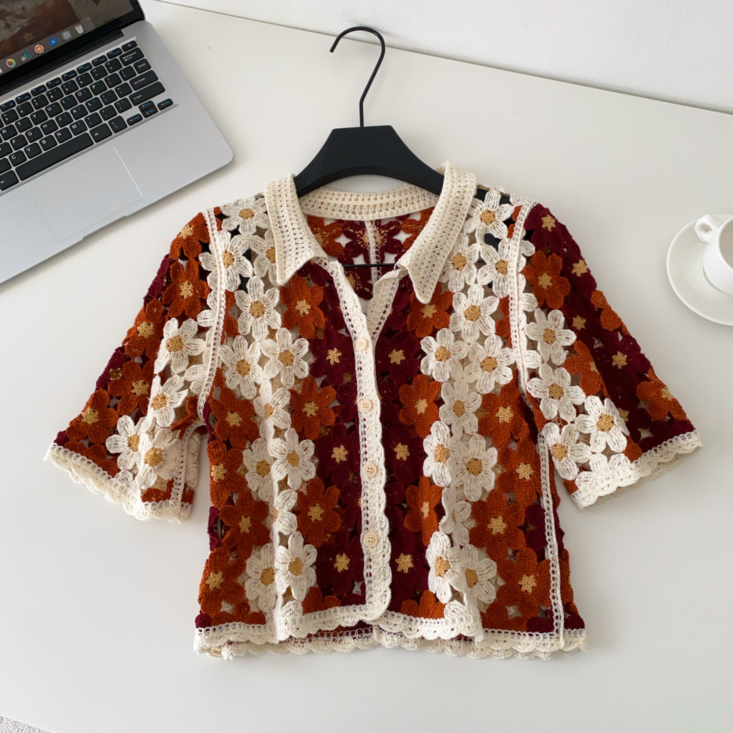 Cardigan Floreale all'Uncinett - Crochet Top Boho recensione e prezzo